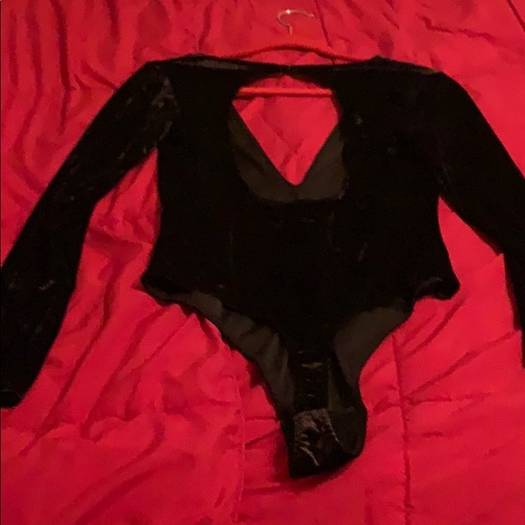 V-Neck Body Suit - Picture 2 of 3